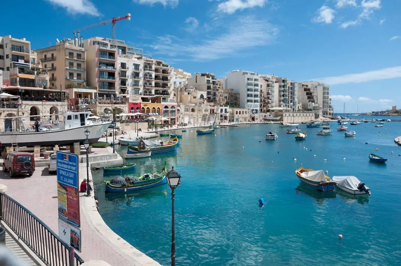 Luxury Seafront Oasis In Central Sliema W/ Pool 0*,