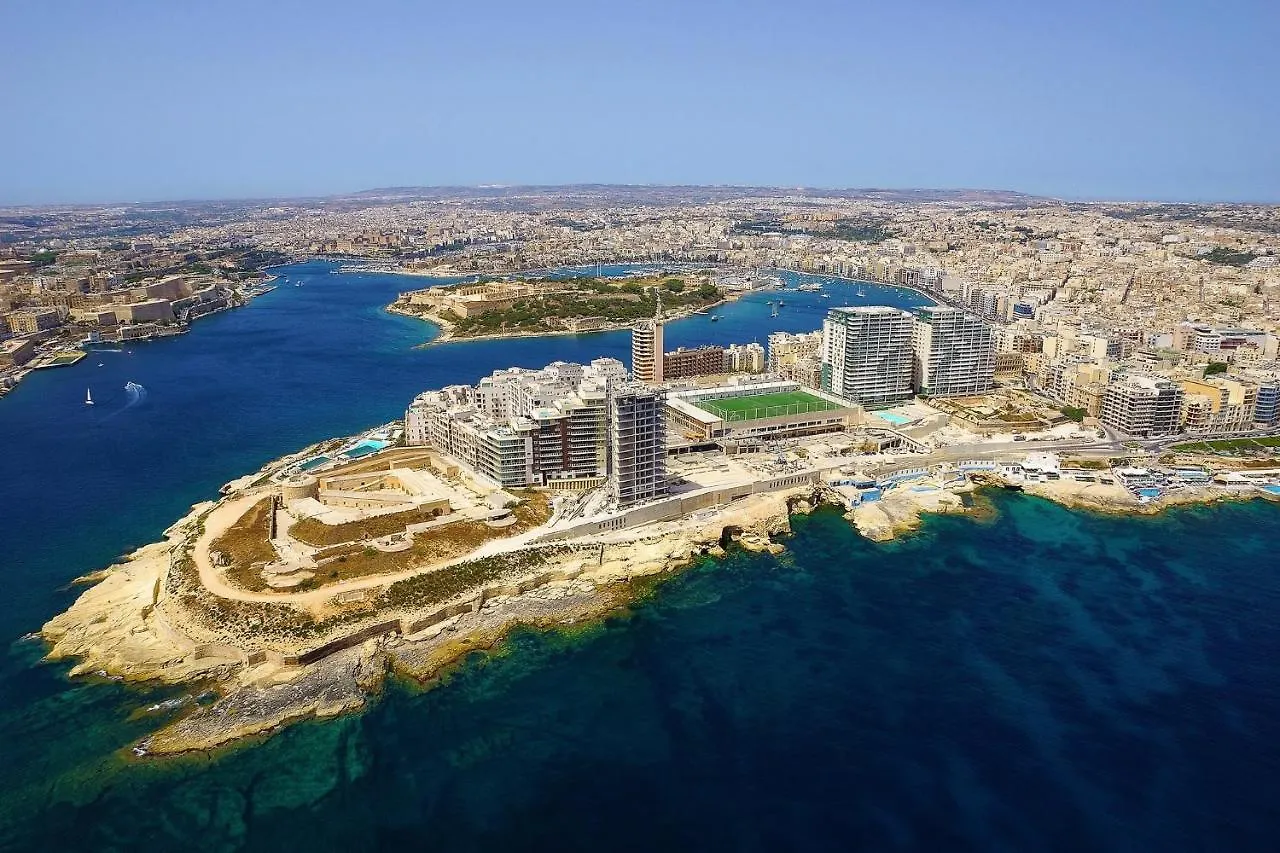 Apartment Luxury Seafront Oasis In Central Sliema W/ Pool Malta