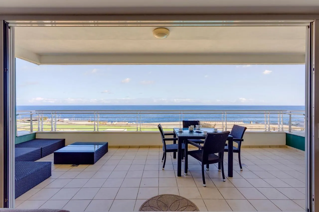 Apartment Luxury Seafront Oasis In Central Sliema W/ Pool